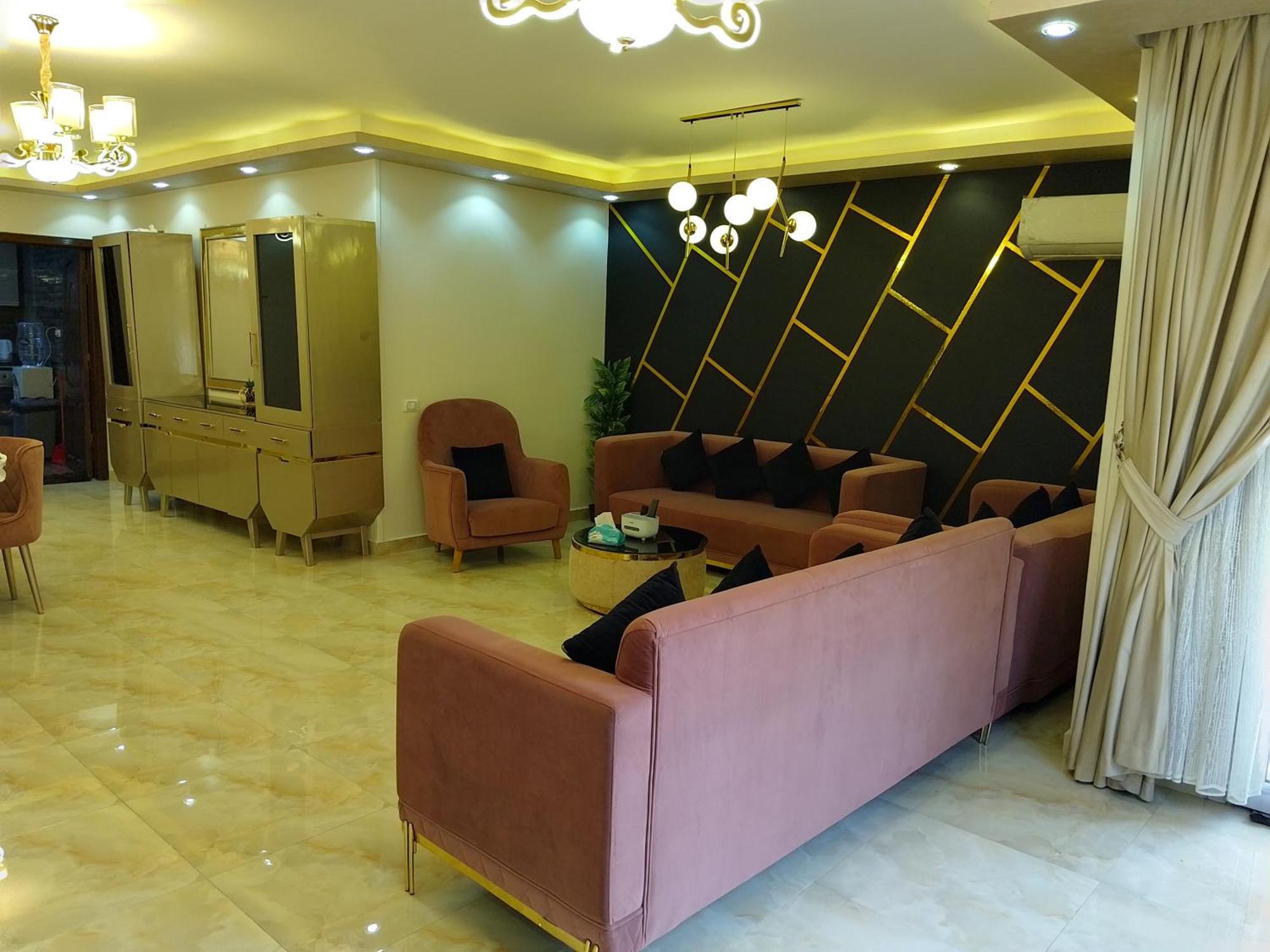 Crown With Fitness And Wellness Appartement