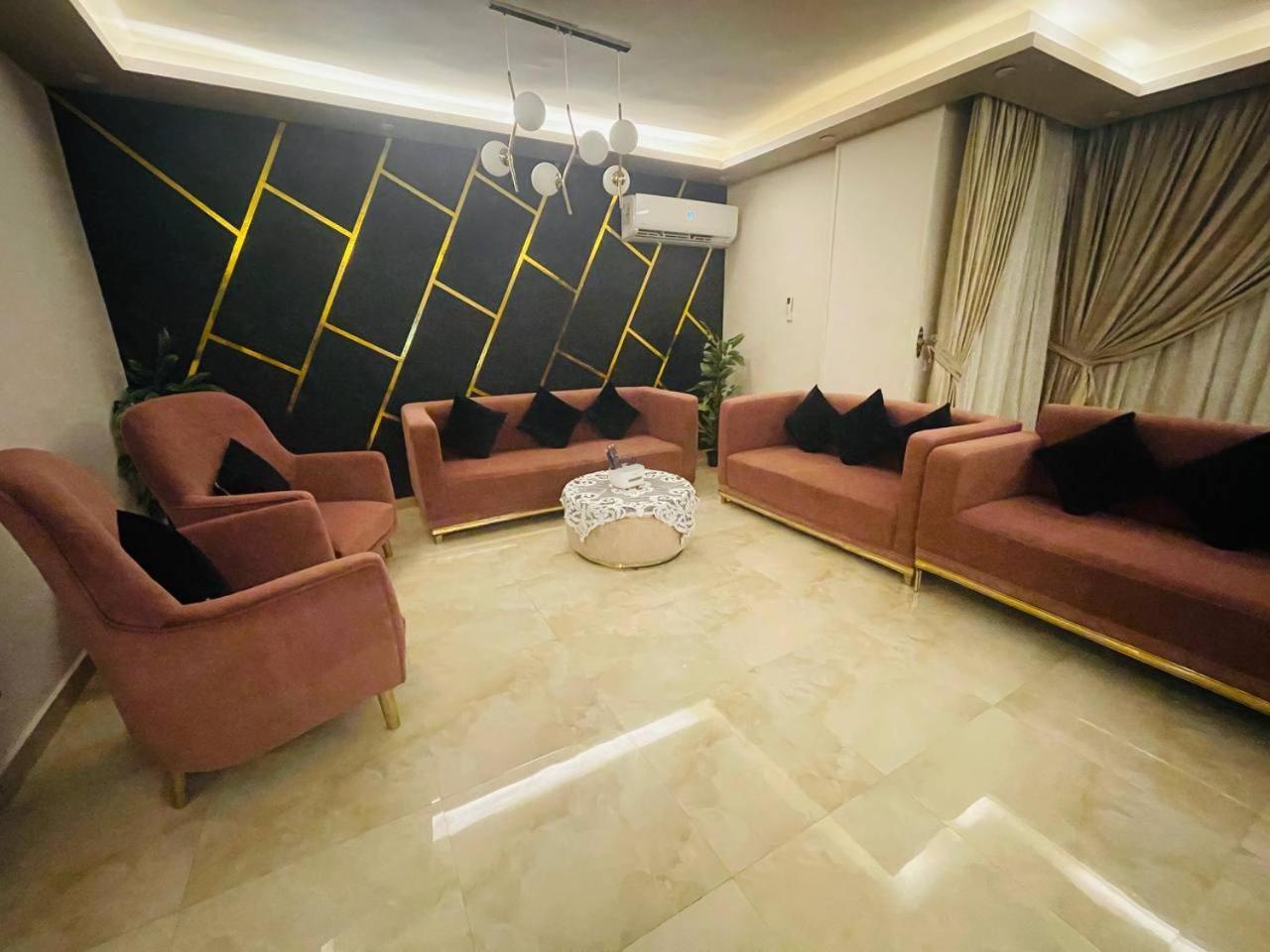 Apartment Crown With Fitness And Wellness